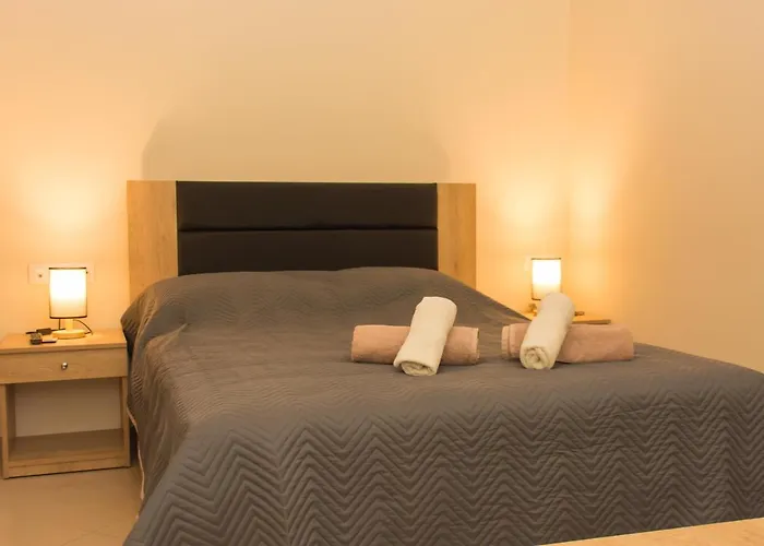 Central Luxury Studio 2