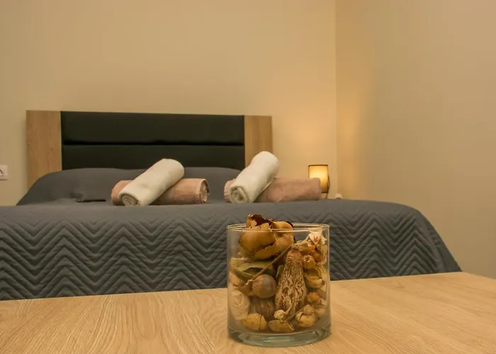 Central Luxury Studio 2